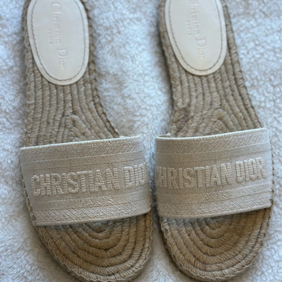 Size 41 Christian Dior white slides. - Picture 8 of 16